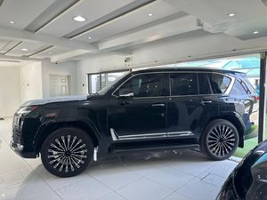 Lexus LX 600 VIP 2025 - Product Image 2