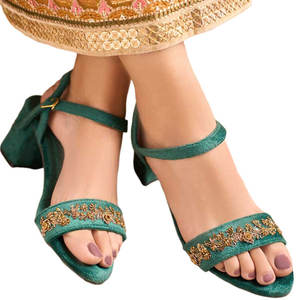 Vente en ligne : Sandales à talons fabriquées au Pakistan, qualité supérieure, tendance mode, sandales à talons faites à la main - Product Image 1