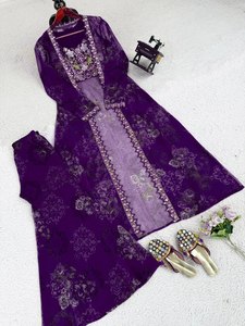Elegante Salwar Kameez de Seda Tibby con Estampado Floral Morado para Mujer, Blusa Corta, Dupatta Bordada, Pantalones Anchos, para Fiesta Diwali - Product Image 2