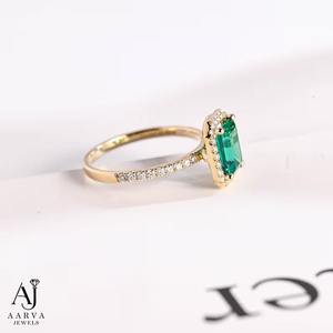 Anillo de Moissanita con Corte Esmeralda, Halo, Banda Nupcial, Piedra Central Verde, Acento de Corte Redondo, Color Dorado, Joyería de Compromiso y Boda - Product Image 3