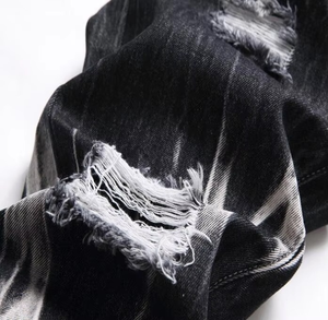 Jean slim homme personnalisé avec logo, style streetwear, déchiré et patché, en denim noir tendance - Product Image 1