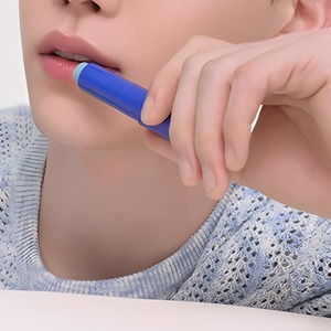 Cuidado de labios, bálsamo labial Gripvi color rojo cereza, cosmética coreana K-Beauty, hecho en Corea, productos de maquillaje al por mayor. - Product Image 6