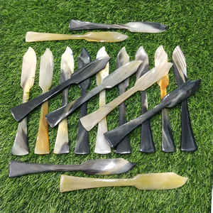 Cuchillo y espátula para mantequilla hechos a mano con cuerno de buey y vaca, de alto brillo, al mejor precio. - Product Image 3
