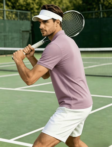 Conjunto Deportivo de Verano para Hombre, Camiseta sin Mangas con Cuello en V, Transpirable y Absorbente de Humedad, Color Lavanda, Pantalones Cortos Blancos con Cintura Elástica - Product Image 1