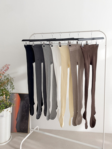 Medias de Moda Coreana para Todas las Temporadas, Suaves, Cálidas, Transpirables, de Algodón Peinado, Hechas en Corea - Product Image 1