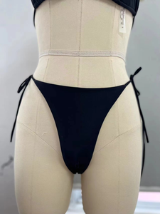Ensemble bikini deux pièces noir personnalisé pour femme, haut croisé à nouer et bas uni extensible, maillot de bain - Product Image 3