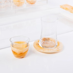 Bol à salade en résine époxy polie de qualité supérieure avec plateau en feuille d'or et soucoupes design pour les dîners festifs et les cadeaux - Product Image 3