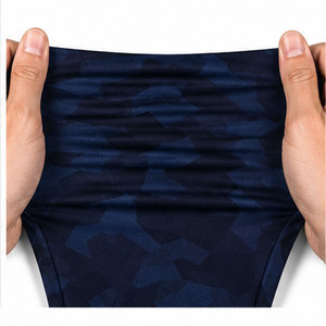 <b>Men's</b> Compression Trousers Engineered to minimize muscle <b>vibration</b> and provide a comfortable fit during high-impact training - Product Image 5