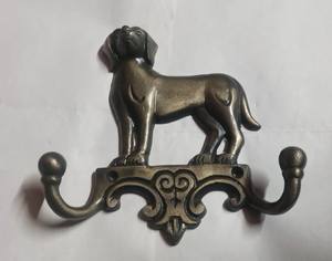 Gancho Doble para Perros, de Hierro Fundido Antiguo, Rústico, para Llaves - Product Image 3