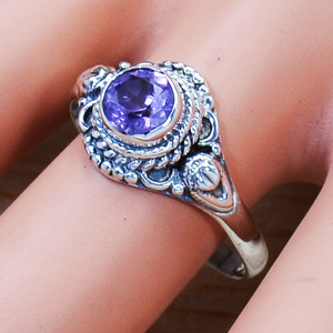 Bague personnalisée en argent sterling 925 avec améthyste naturelle ronde facettée, fabrication OEM ODM, étiquette privée, vente en gros - Product Image 1