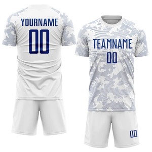 Uniforme de Fútbol Personalizado con Sublimación Rojo, Negro y Blanco, Diseño Abstracto con Gráficos de Salpicaduras, Transpirable, para Equipos de Fútbol - Product Image 1