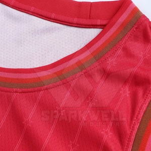 Ensemble complet d'uniformes de basketball élégants pour hommes avec maillot et short – Tenue de sport légère et durable, idéale pour les joueurs professionnels - Product Image 6