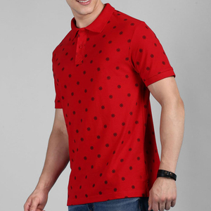 เสื้อโปโลผู้ชายลายสีแดง แขนสั้น พิมพ์ลายลำลอง ดีไซน์ตกแต่งทั่วตัว ปกคอพับ สวมใส่สบาย - Product Image 1