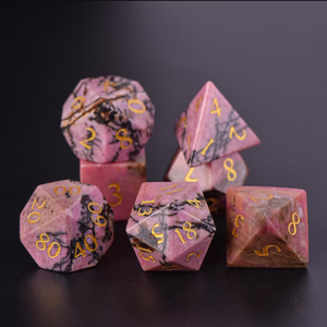 Dados de piedra de alta calidad, rodonita, cristal natural, piedras curativas de reiki, piedras grabadas, juego de dados personalizados, cristal vikingo - Product Image 1