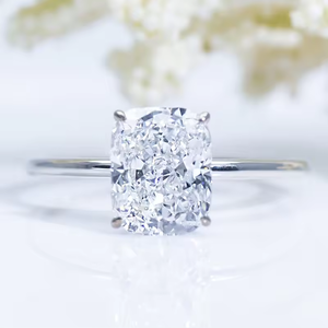 แหวนหมั้นเพชรทรงคุชชั่นแพลตตินั่ม ได้รับการรับรองจาก GIA สี D ธรรมชาติ เครื่องประดับคลาสสิกสำหรับผู้หญิง - Product Image 1