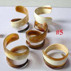 Brazalete Redondo de Hueso Hecho a Mano Ecológico con Tema de Ángel Moderno para Mujer, MN EXPORTS de Uttar Pradesh - Product Image 3