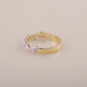 Bague demi-éternité avec diamants de laboratoire de forme marquise et ronde de 0,47 ct |   Bague de mariage en or blanc, jaune et rose 14 carats - Product Image 3