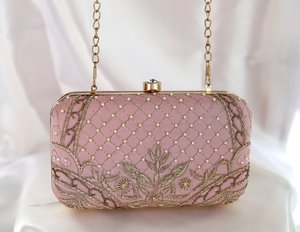 Bolso de joyería de diseño hecho a mano con cuentas de estilo indio multicolor, estilo bohemio para fiestas, compras y eventos nocturnos. - Product Image 5