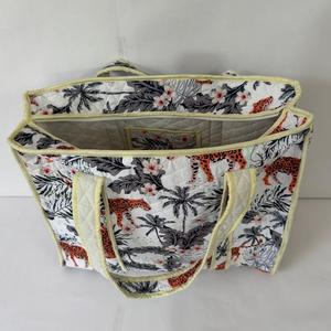 Bolso acolchado con estampado de selva para mujer, bolso de mano con diseño de animales exóticos, bolso de hombro de viaje de gran capacidad, ecológico, suave, plegable, con cremallera - Product Image 2