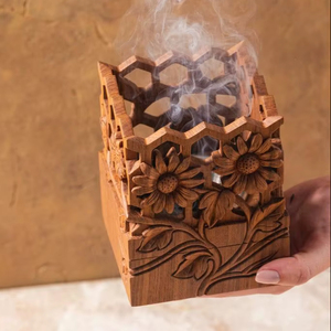 Quemador de incienso de madera con base resistente y taza metálica para quemar incienso de forma segura en casa - Product Image 1