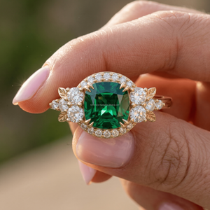 Anillo de Compromiso de Lujo en Plata 925 con Esmeralda y Moissanita, Corte en Forma de Balón, Gema Verde Leo, Joyería Fina de Moissanita - Product Image 2