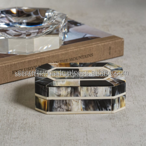 Boîte à bijoux élégante et écologique faite à la main finition polie pour ranger les bagues, les boucles d'oreilles et les petits accessoires Style de luxe moderne - Product Image 4