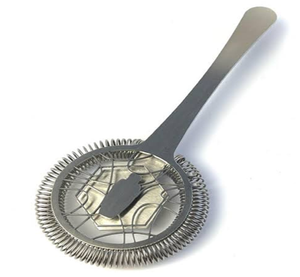 Precioso colador de plata pulida con un elegante mango liso de resina marrón marmoleada. Disponible a precio de mayorista - Product Image 5