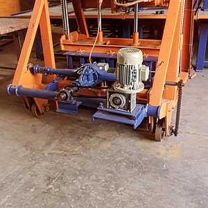 Machine à blocs hydraulique vibrante entièrement automatique de haute qualité avec moteur pour la production à grande échelle de briques en cendres volantes et en béton - Product Image 6