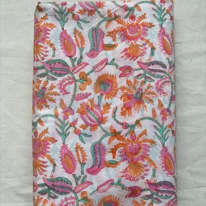High Quality 100% Cotton Floral Printed <b>Fabrics</b> for Dresses Curtains Bedding Home Decor or Shirts Bags-Wholesale by the Yard - Product Image 2