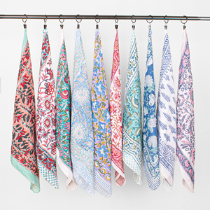 Foulard carré en coton à motifs floraux ethniques, respirant, pour le printemps et l'été, multi-usages, bandanas colorés teints naturellement - Product Image 5