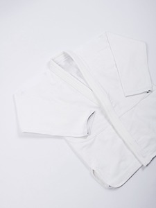 Uniforme de Jiu Jitsu Blanco de Primera Calidad, Duradero y Cómodo, con Parches Elegantes para Entrenamiento de Artes Marciales - Product Image 4