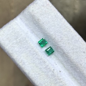 Esmeralda Natural de Zambia de 0.45 Ct, Verde Vibrante, Corte Escalonado, Piedra Preciosa Suelta para Joyería de Alta Gama, Anillos y Colgantes - Product Image 5