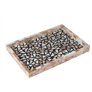 Plateau de luxe en nacre, fait main, carré, avec incrustation de nacre, motif feuille chevron, plateau décoratif pour table basse ou ottoman - Product Image 3
