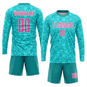 Tenues de football unisexes personnalisées 100% polyester respirant, design uni avec logo d'équipe sur les maillots et les shorts, vêtements de football de haute qualité - Product Image 4