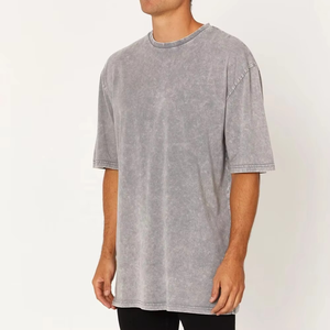 เสื้อยืดแขนสั้นสีเทาฟอกทรงโอเวอร์ไซส์สำหรับผู้ชาย สีพื้น คอโอ ผ้าเจอร์ซีย์คอตตอน สไตล์ลำลอง - Product Image 3