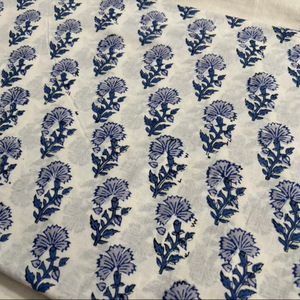 Tela de Algodón Estampada a Mano con Diseño Floral Azul sobre Base Blanca, Tela de Algodón con Estampado Jaipuri Hecho a Mano en India, Motivo Pequeño - Product Image 1