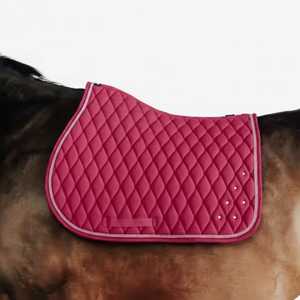 Tapis de Selle Équestre Personnalisé Imprimé de Qualité Supérieure, en Velours, Rembourré en Laine, pour Dressage Équin et Entraînement, en Polaire, Vente en Gros - Product Image 1