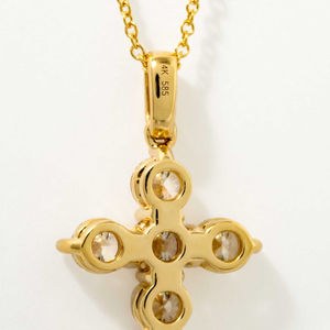 Collar con Colgante de Cruz de Oro Rosa de 14K con Incrustaciones de Diamantes Cultivados en Laboratorio, Corte Radiante de 3.60ct, Certificado IGI, Joyería Elegante para Mujer para Uso Diario - Product Image 4
