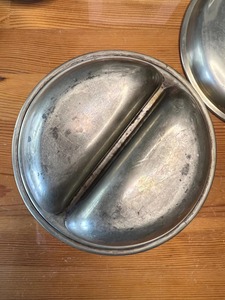 Elegant Circular Silver Metal Serving Dish with Lid and Ornate Handle for Table Display At Cheap Price - Product Image 4