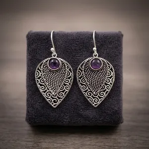 Pendientes de latón con amatista natural |   Pendientes Colgantes Hechos a Mano con Piedras Preciosas |   Joyería al por Mayor - Product Image 1