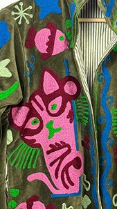 Chaqueta de Mujer con Bordado de Gato Colorido Estilo Vintage Funky, Abrigo Artístico Hecho a Mano, Estilo Boho Chic, Prenda de Moda Única para Invierno - Product Image 4