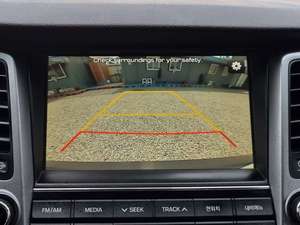 Tucson Gris Claro Usado 2018, SUV Diésel Económico 1.7L 2WD Automático, Llantas de Aleación R17, Vehículo Crossover Compacto de 5 Asientos - Product Image 5