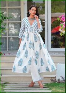 Conjunto de Kurta Gunaar Blanco y Azul con Corte en A y Detalles Fruncidos - Product Image 4