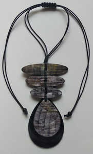 Colliers de perles en corne brute naturelle au design vintage Motif d'ancre unisexe pour les défilés de mode Fêtes Idée cadeau économique - Product Image 4