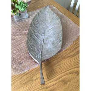 Plateau décoratif en forme de feuille pour servir des en-cas, des noix, plat en métal argenté, artisanat métallique, plateaux élégants pour les fournitures d'événements - Product Image 4