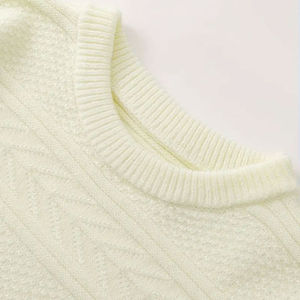 Pull en maille torsadée en mélange de coton avec logo personnalisé pour homme, col rond et manches longues, tendance mode hiver, acheter un pull en maille torsadée - Product Image 3