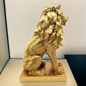 Figura de León Dorado sobre Base Rectangular, Decoración para Mesa, Adorno para el Hogar, Escultura de León Resistente para el Hogar - Product Image 1
