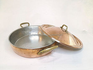 Bol en cuivre martelé avec poignées latérales incurvées en laiton, intérieur en acier inoxydable, plat à curry - Ali Handicrafts India Exportation en gros B2B - Product Image 2