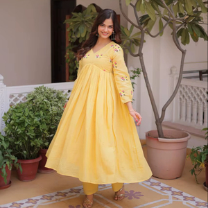 Kurti élégant en coton style Anarkali avec pantalon à taille élastique – Tenue confortable pour tous les jours - Product Image 1