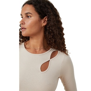 เสื้อเชิ้ตแขนยาวผู้หญิงแบบครอปทรงเข้ารูป ดีไซน์ลำลองคุณภาพสูงสำหรับฤดูร้อนปี 2026 รับผลิตตามสั่งขายส่ง - Product Image 4